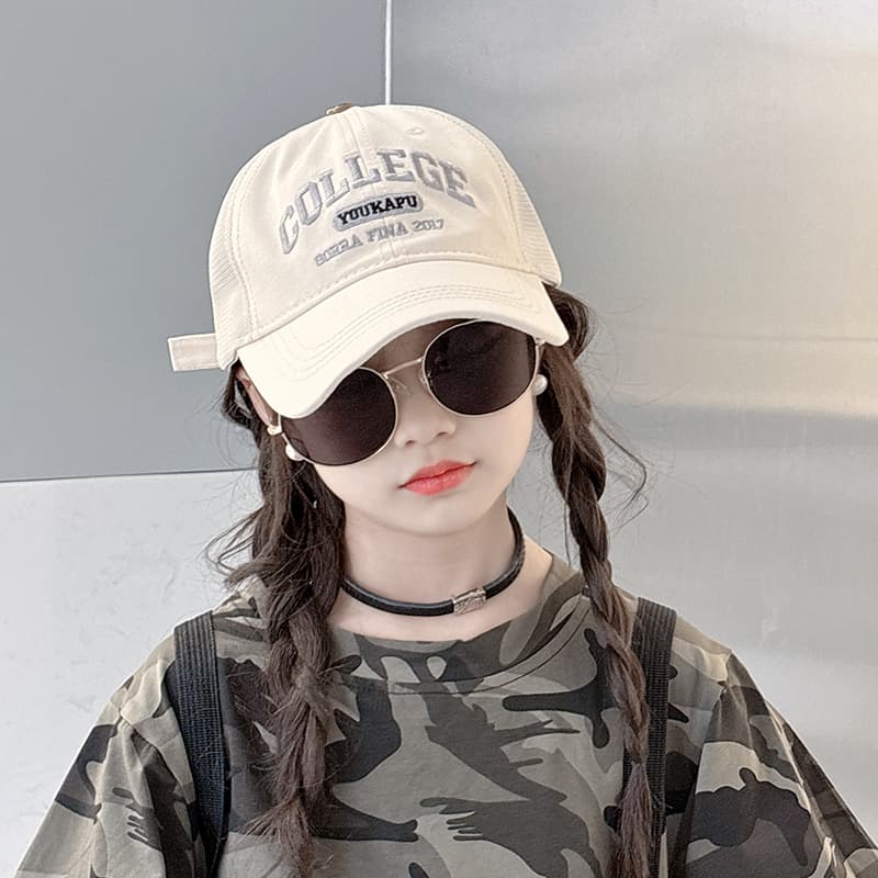 COLLEGE メッシュロゴ キッズキャップ｜通気性抜群×サイズ調整可 多色展開 子ども用