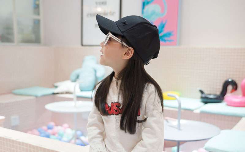 キッズ帽子 女の子に似合うクールキャップの王道！ 子供向けイニシャルキャップ