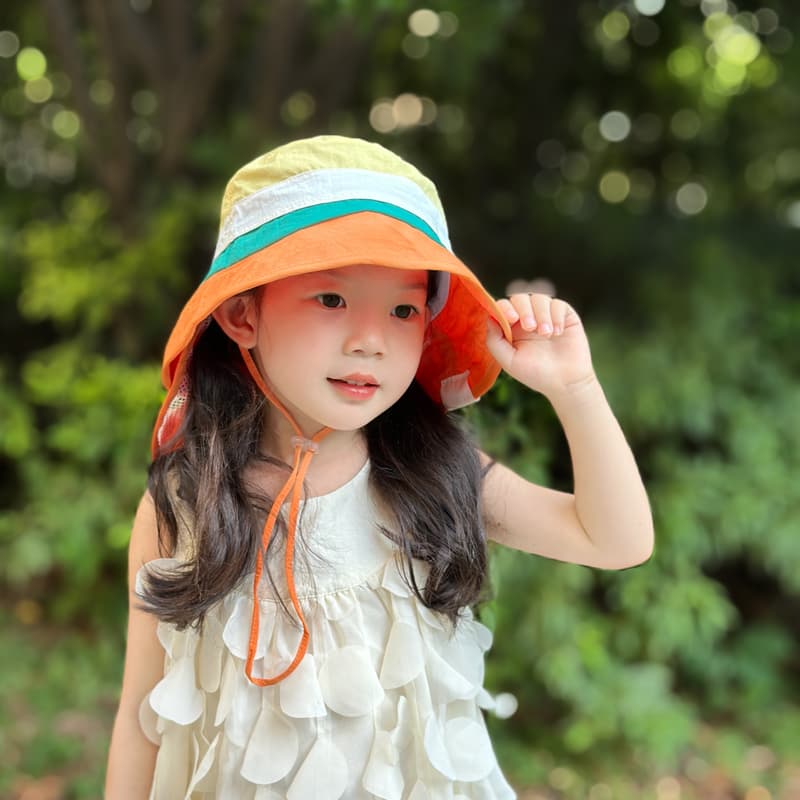 キッズ帽子 子供用日よけあご紐付き夏帽子