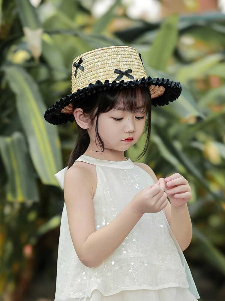 キッズ 帽子 リボン飾り付き子供用麦わら帽子｜黒リボン×フリル縁取りで上品なサマースタイル