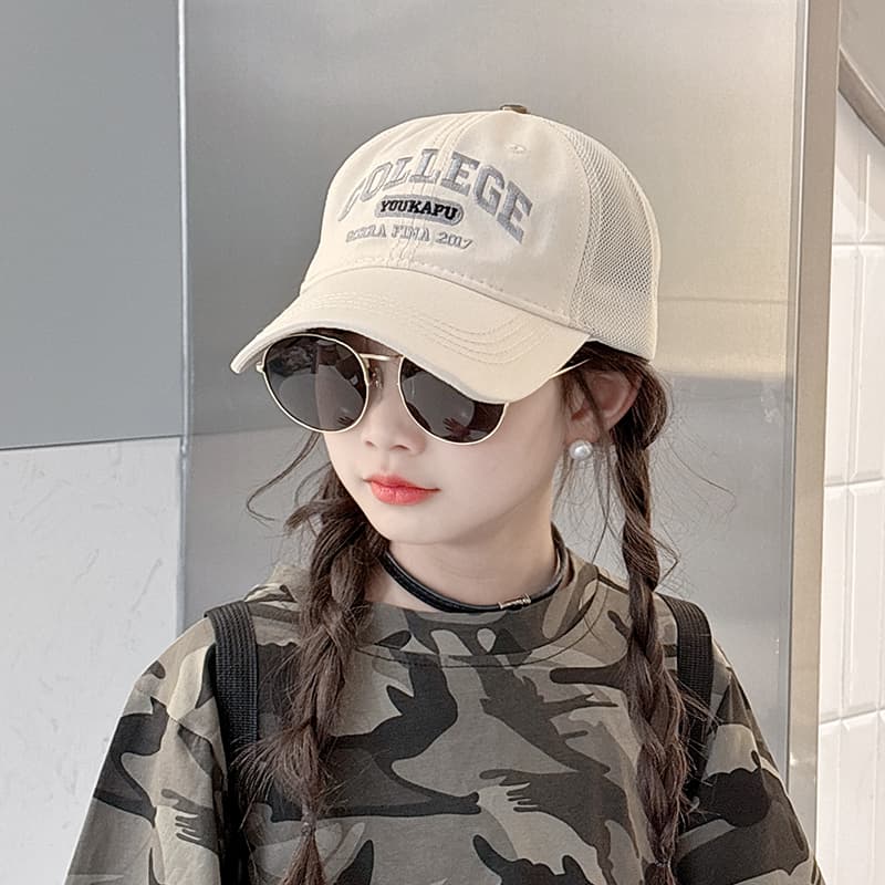 COLLEGE メッシュロゴ キッズキャップ｜通気性抜群×サイズ調整可 多色展開 子ども用