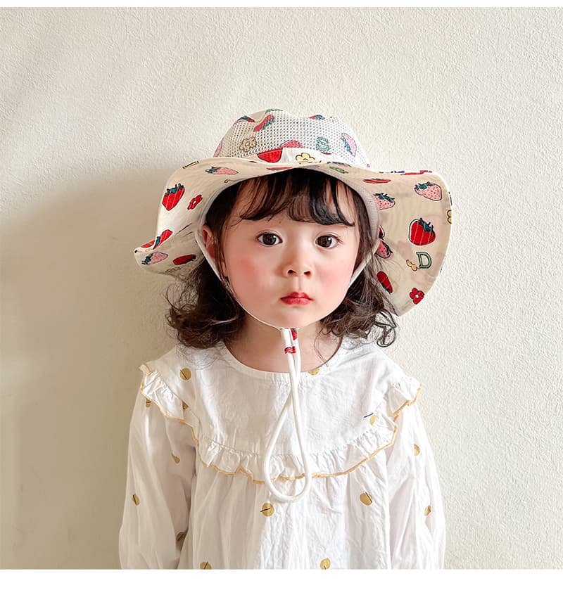 いちごフルーツメッシュバケットハット（キッズ）｜通気性＆あごひも付き 日差し対策帽子 48-52 cm