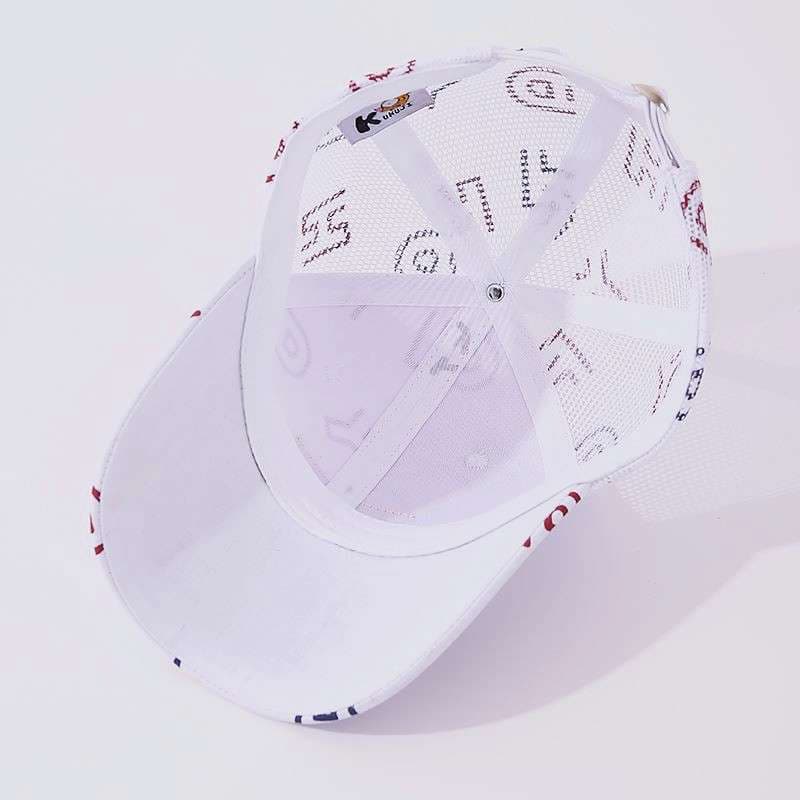 キッズ帽子 遊び心あふれる幾何学模様キャップ