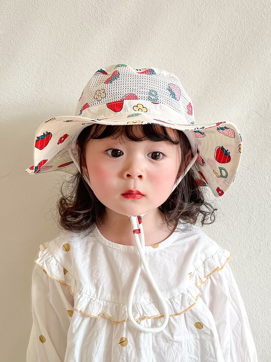 いちごフルーツメッシュバケットハット（キッズ）｜通気性＆あごひも付き 日差し対策帽子 48-52 cm