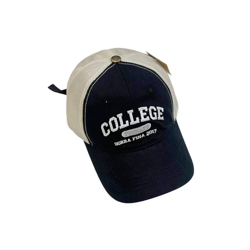 COLLEGE メッシュキッズキャップ｜通気性抜群 × ロゴ刺繍入り スポーティなデザイン