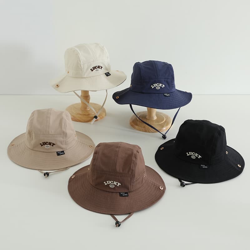 キッズ 帽子 ニコニコワッペン付き冒険家ハット｜あご紐付き・通気性バケットハット 