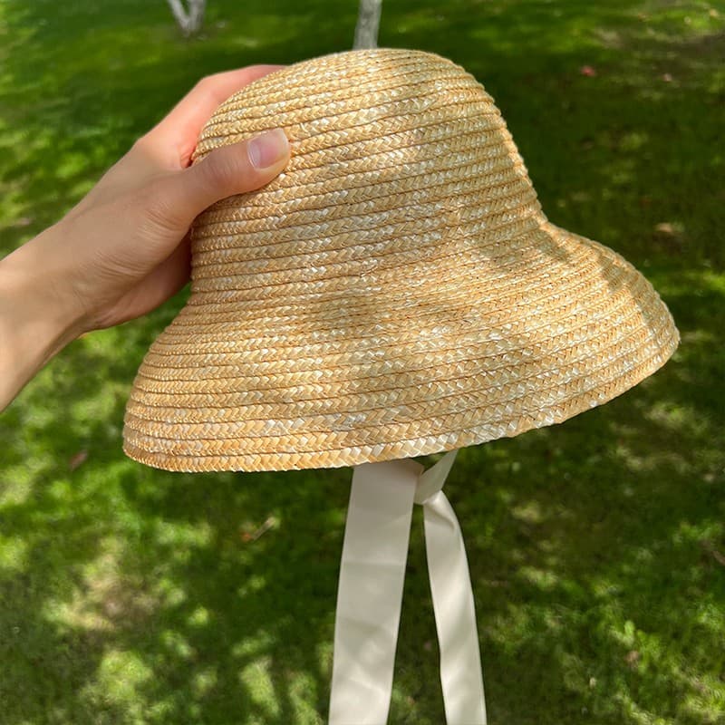 キッズ 帽子 上品リボン結び夏の子供麦わら帽子｜天然素材×白リボンでお出かけにぴったり