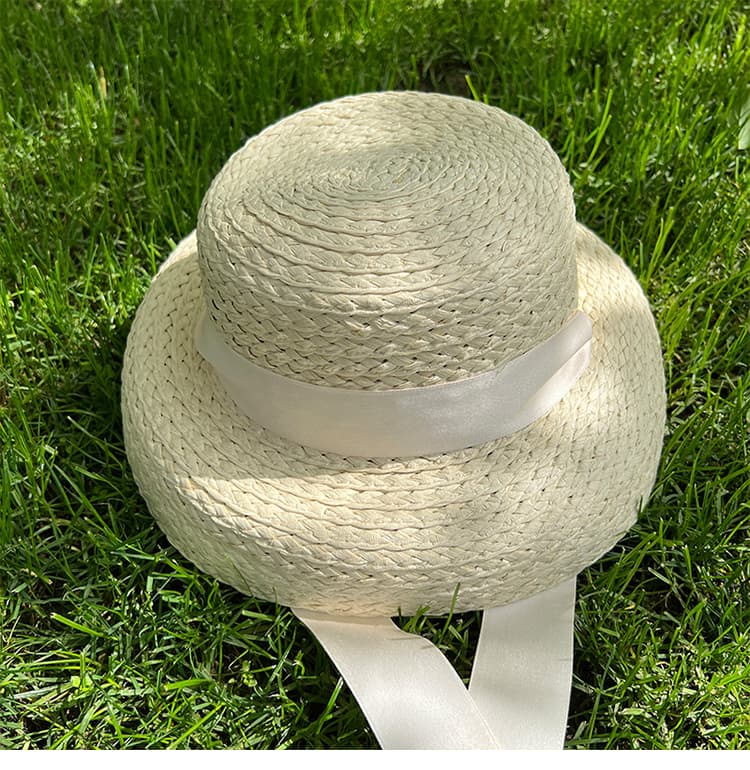 キッズ 帽子 上品リボン結び夏の子供麦わら帽子｜天然素材×白リボンでお出かけにぴったり