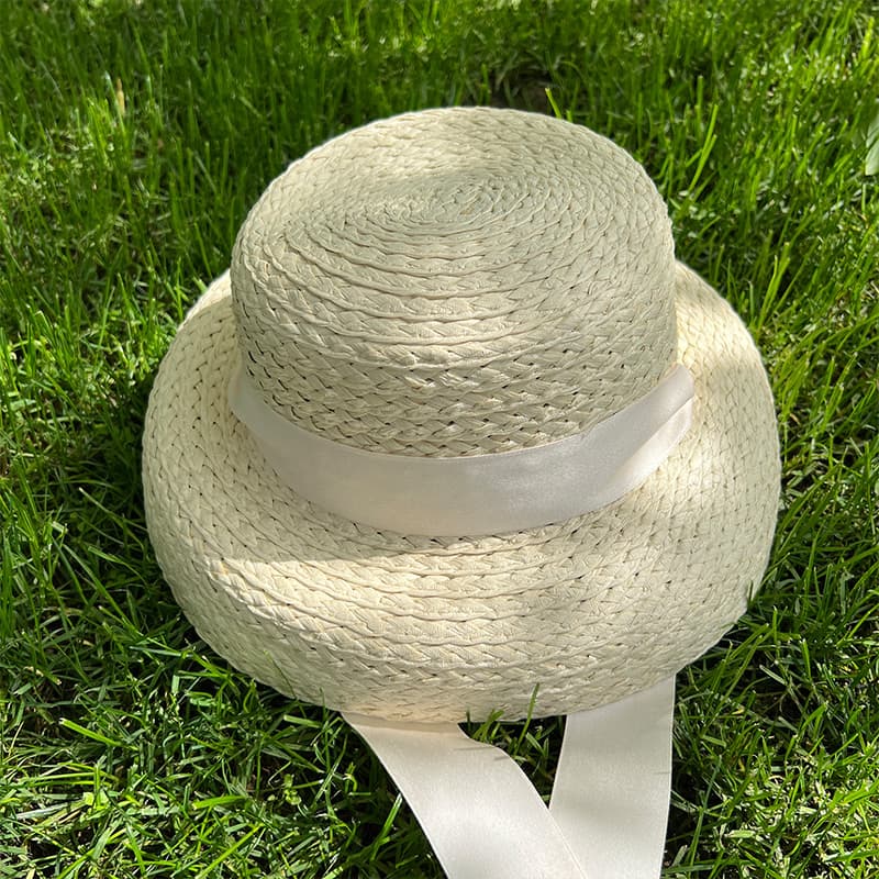 キッズ 帽子 上品リボン結び夏の子供麦わら帽子｜天然素材×白リボンでお出かけにぴったり