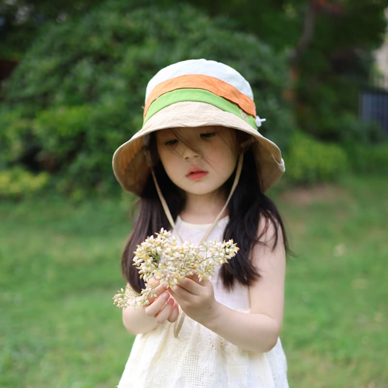 キッズ帽子 子供用日よけあご紐付き夏帽子