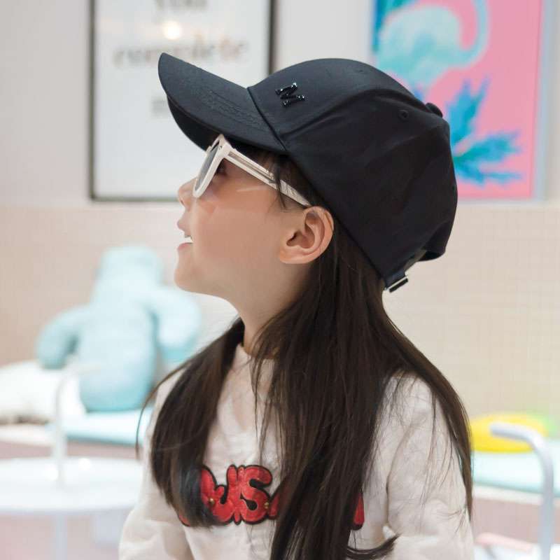 キッズ帽子 女の子に似合うクールキャップの王道！ 子供向けイニシャルキャップ
