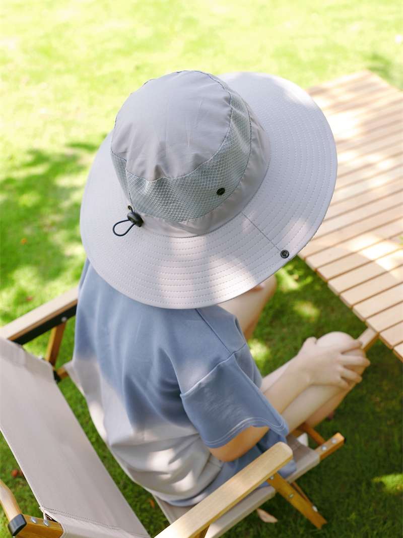 キッズ帽子 アウトドアするならこの帽子を選んで！  メッシュ日よけ帽子　キッズバケットハット【M／Lサイズ・あご紐付き】