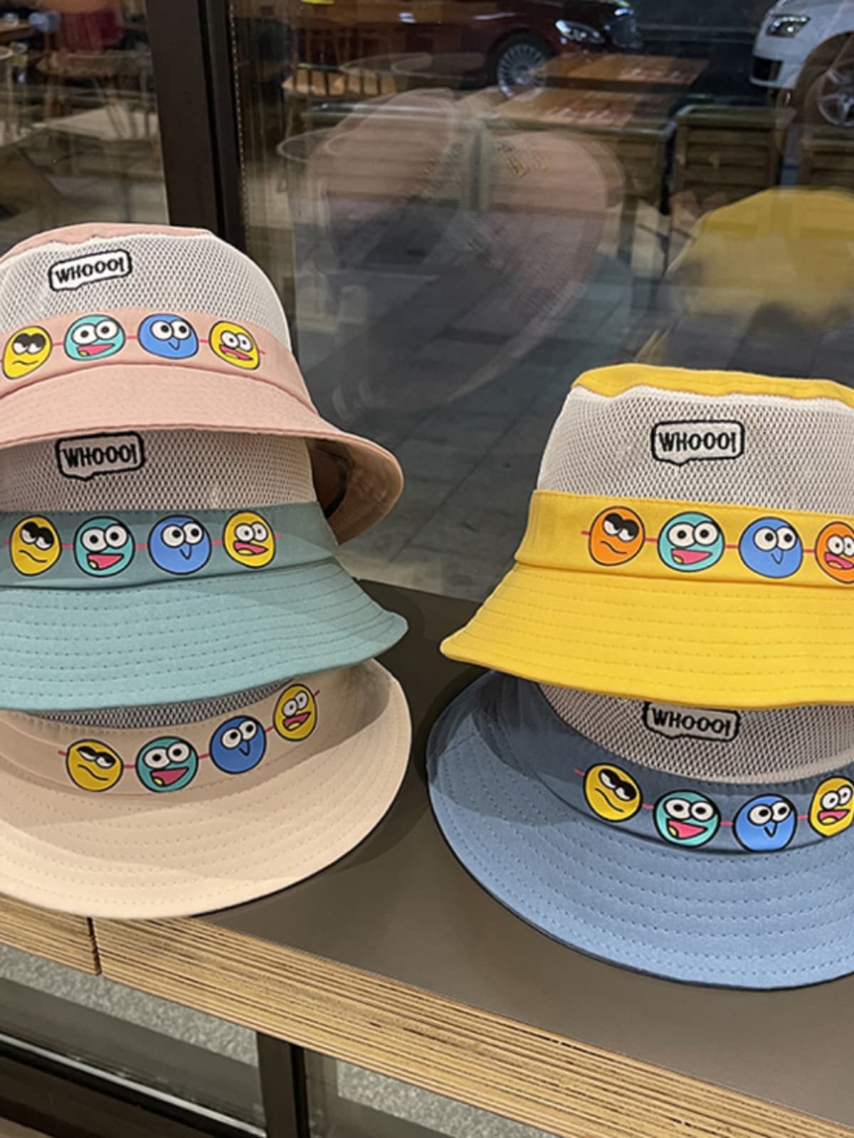 キッズ 帽子 おもしろ顔柄メッシュバケットハット｜通気性＆かわいい絵文字デザイン 2,660円（税込）