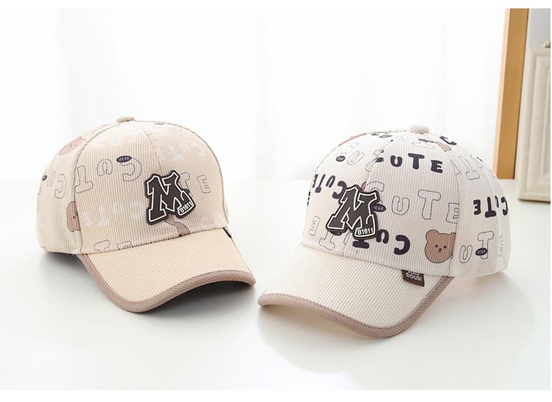 キッズ帽子 キッズ向けイニシャルワッペン付きコーデュロイキャップ