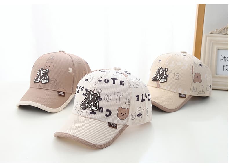 キッズ帽子 キッズ向けイニシャルワッペン付きコーデュロイキャップ