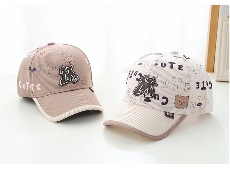 キッズ帽子 キッズ向けイニシャルワッペン付きコーデュロイキャップ