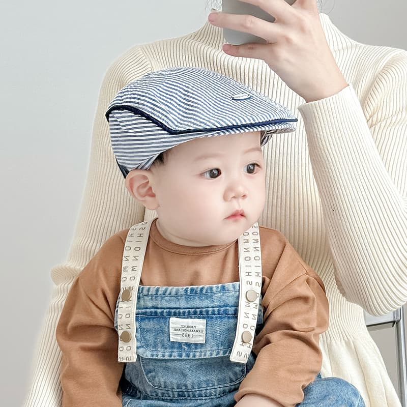 👶 かわいい縞模様 ベビーキャスケット(5ヶ月〜2歳/44–48 cm)