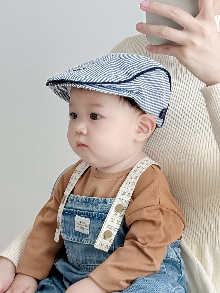 👶 かわいい縞模様 ベビーキャスケット(5ヶ月〜2歳/44–48 cm)
